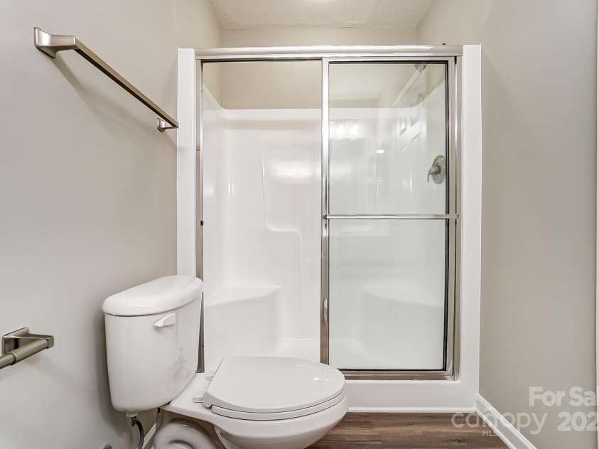 16729 Timber Crossing Road, Charlotte, NC 28213.  MLS# CAR4237038, YatesRealty ID 4789. 