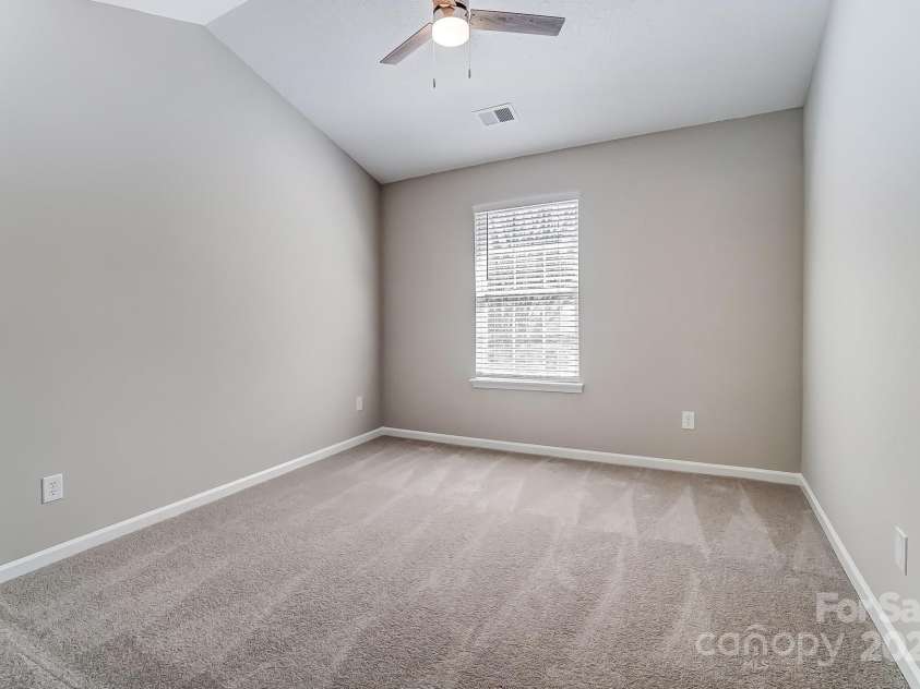 16729 Timber Crossing Road, Charlotte, NC 28213.  MLS# CAR4237038, YatesRealty ID 4789. 