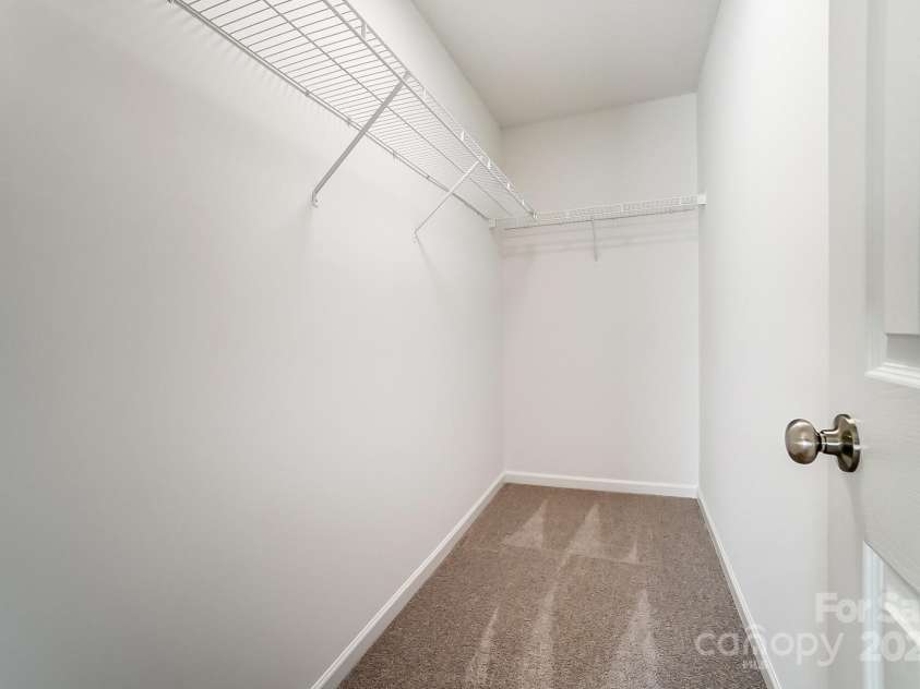 16729 Timber Crossing Road, Charlotte, NC 28213.  MLS# CAR4237038, YatesRealty ID 4789. 