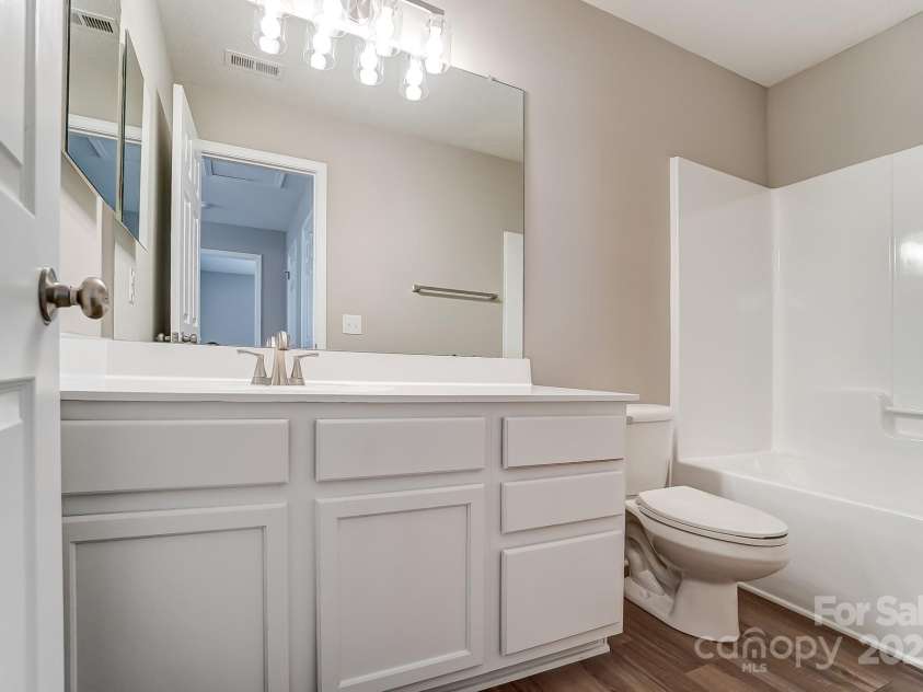 16729 Timber Crossing Road, Charlotte, NC 28213.  MLS# CAR4237038, YatesRealty ID 4789. 