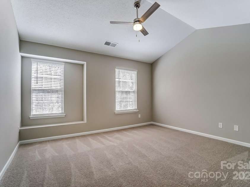 16729 Timber Crossing Road, Charlotte, NC 28213.  MLS# CAR4237038, YatesRealty ID 4789. 