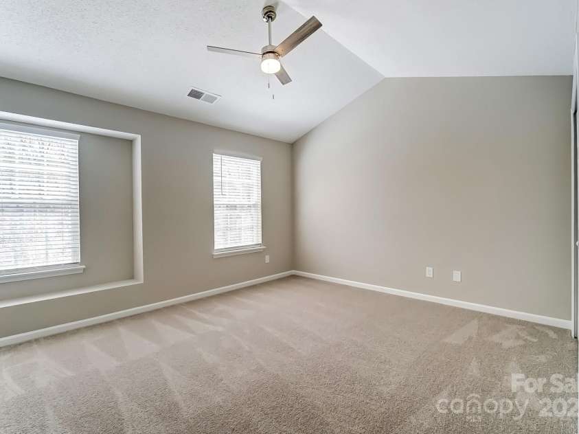 16729 Timber Crossing Road, Charlotte, NC 28213.  MLS# CAR4237038, YatesRealty ID 4789. 