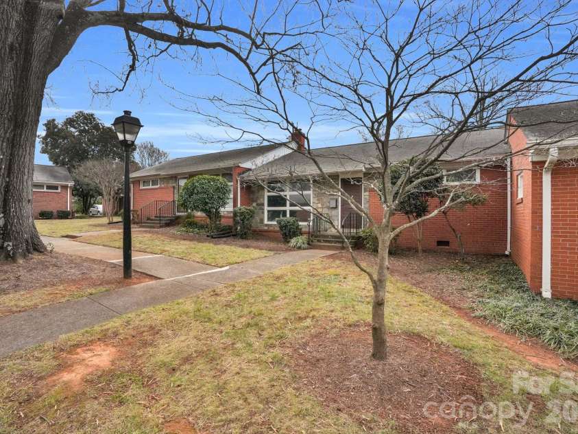 4623 Woodlark Lane, Charlotte, NC 28211.  MLS# CAR4341152, YatesRealty ID 4789. 