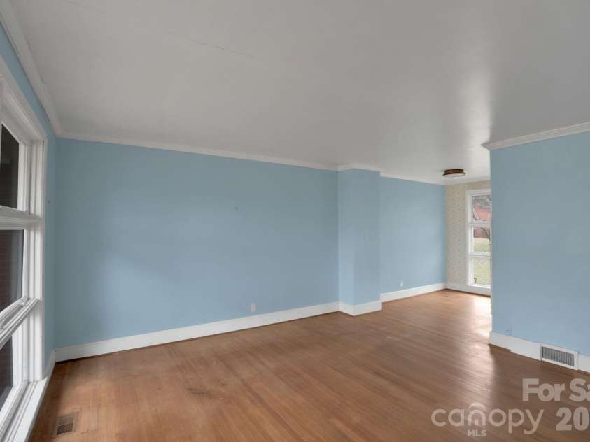 4623 Woodlark Lane, Charlotte, NC 28211.  MLS# CAR4341152, YatesRealty ID 4789. 