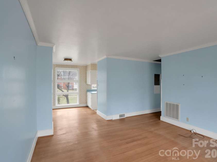 4623 Woodlark Lane, Charlotte, NC 28211.  MLS# CAR4341152, YatesRealty ID 4789. 