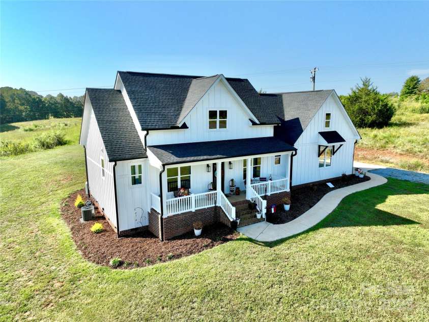 107 Toney Hill Drive, Ellenboro, NC 28040.  MLS# CAR4306922, YatesRealty ID 4790. 