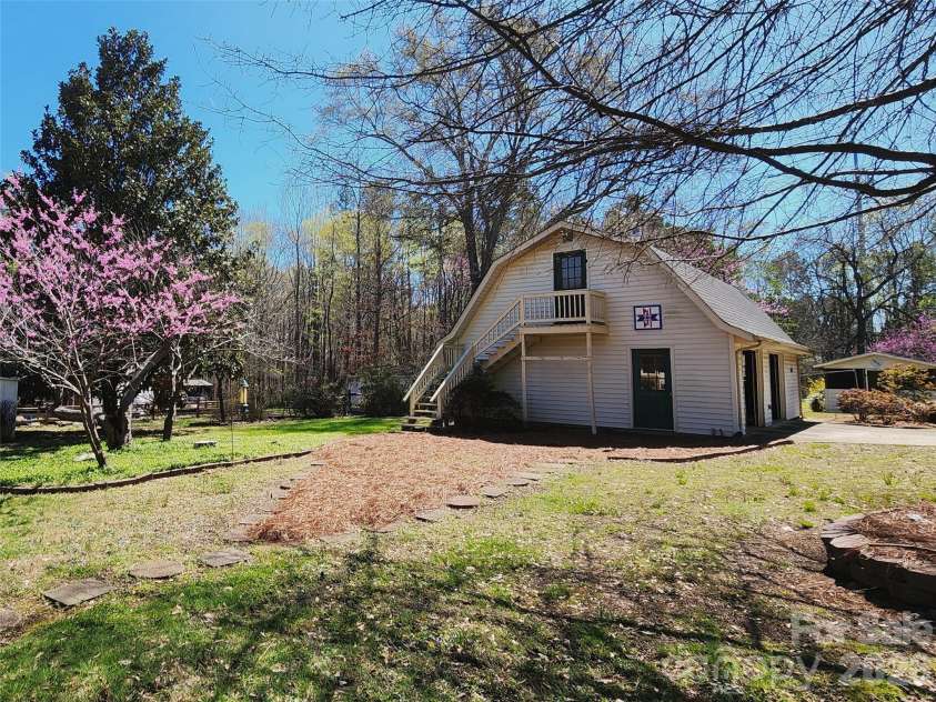 217 Saint John Street, Dallas, NC 28034.  MLS# CAR4359136, YatesRealty ID 4790. 