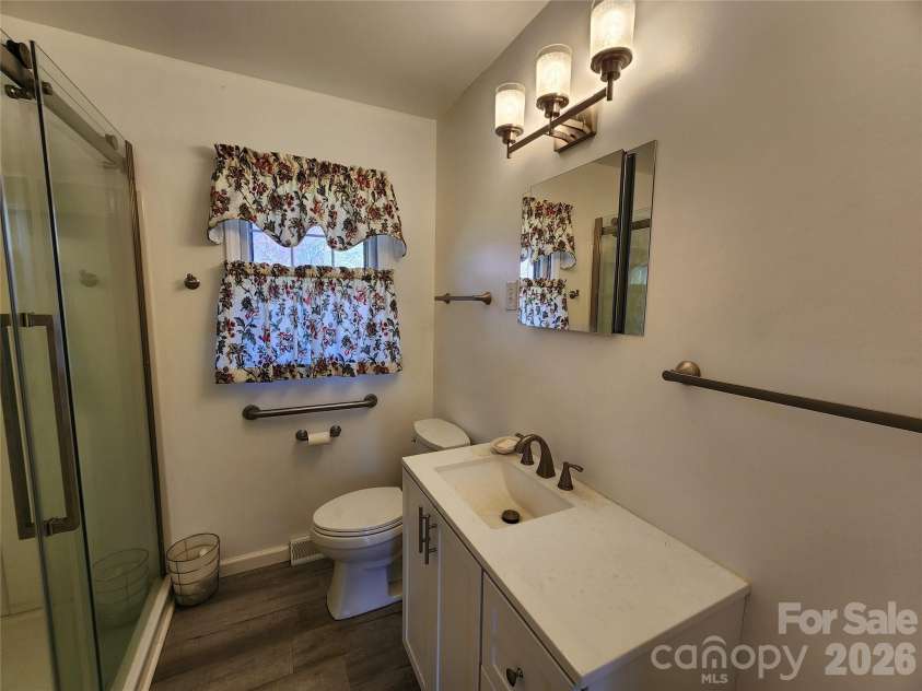 217 Saint John Street, Dallas, NC 28034.  MLS# CAR4359136, YatesRealty ID 4790. 