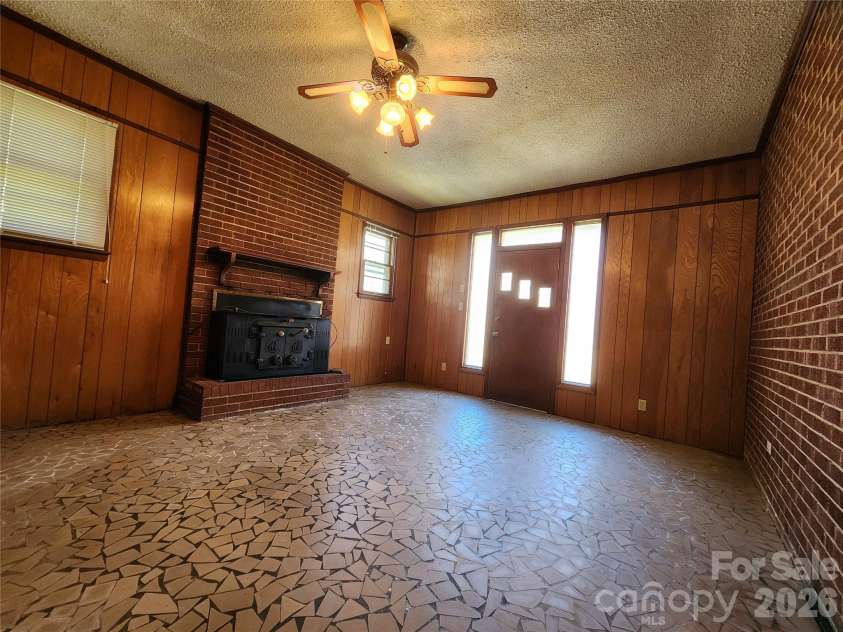 217 Saint John Street, Dallas, NC 28034.  MLS# CAR4359136, YatesRealty ID 4790. 