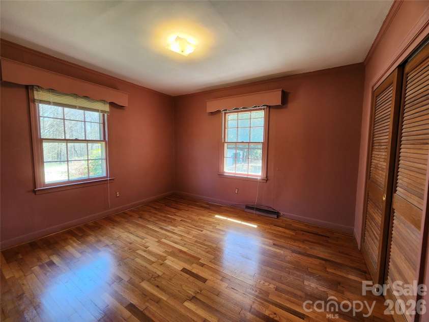 217 Saint John Street, Dallas, NC 28034.  MLS# CAR4359136, YatesRealty ID 4790. 