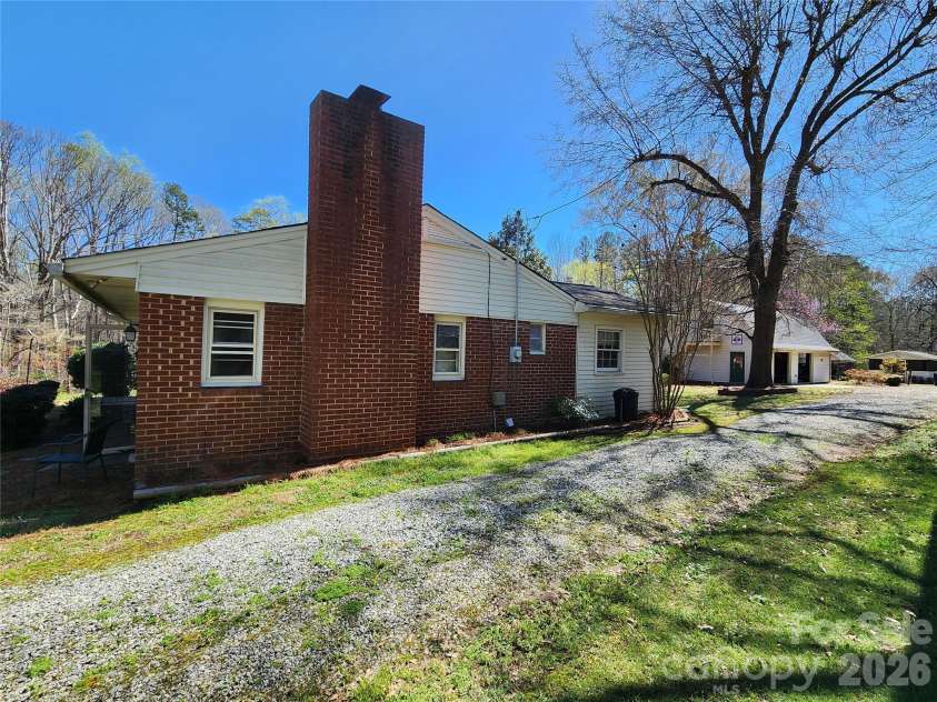 217 Saint John Street, Dallas, NC 28034.  MLS# CAR4359136, YatesRealty ID 4790. 