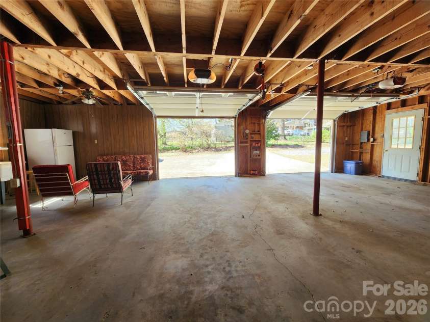 217 Saint John Street, Dallas, NC 28034.  MLS# CAR4359136, YatesRealty ID 4790. 