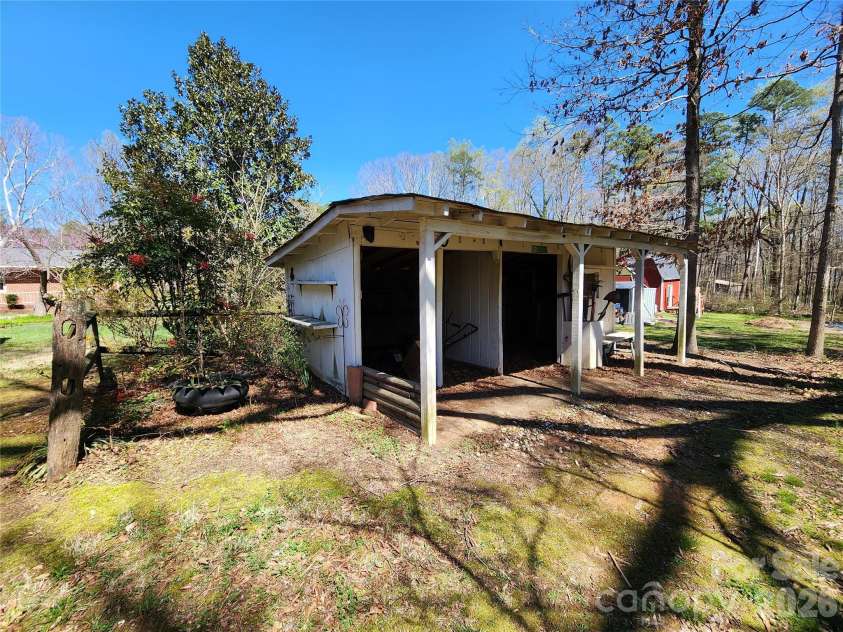 217 Saint John Street, Dallas, NC 28034.  MLS# CAR4359136, YatesRealty ID 4790. 