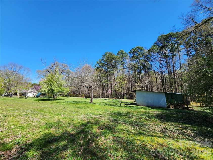 217 Saint John Street, Dallas, NC 28034.  MLS# CAR4359136, YatesRealty ID 4790. 