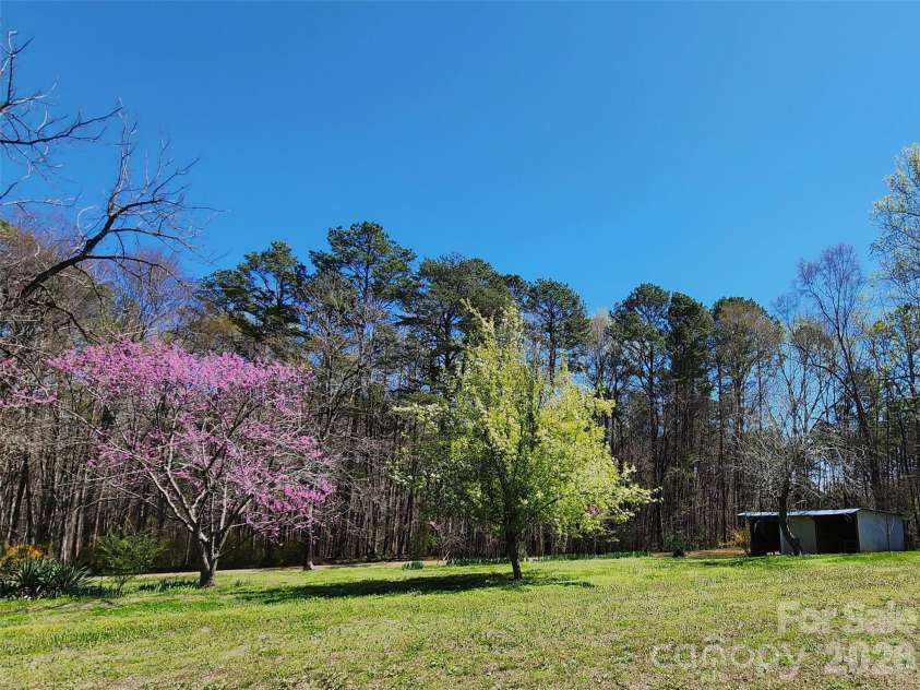 217 Saint John Street, Dallas, NC 28034.  MLS# CAR4359136, YatesRealty ID 4790. 