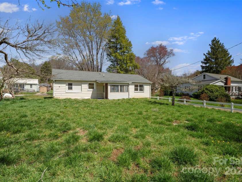 87 Sellers Road, Clyde, NC 28721.  MLS# CAR4242753, YatesRealty ID 4790. 