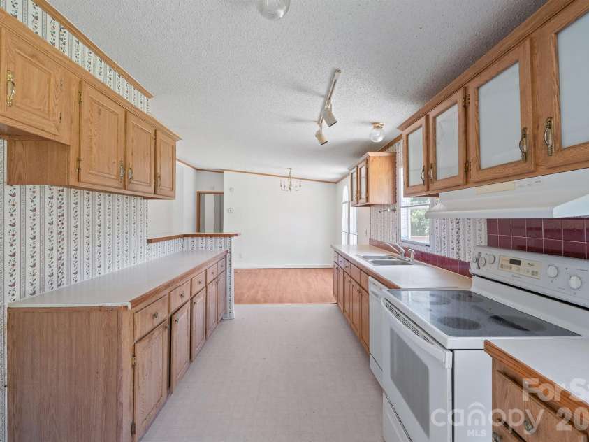 2341 Nc 18 US 64 Highway, Morganton, NC 28655.  MLS# CAR4419752, YatesRealty ID 47900. 