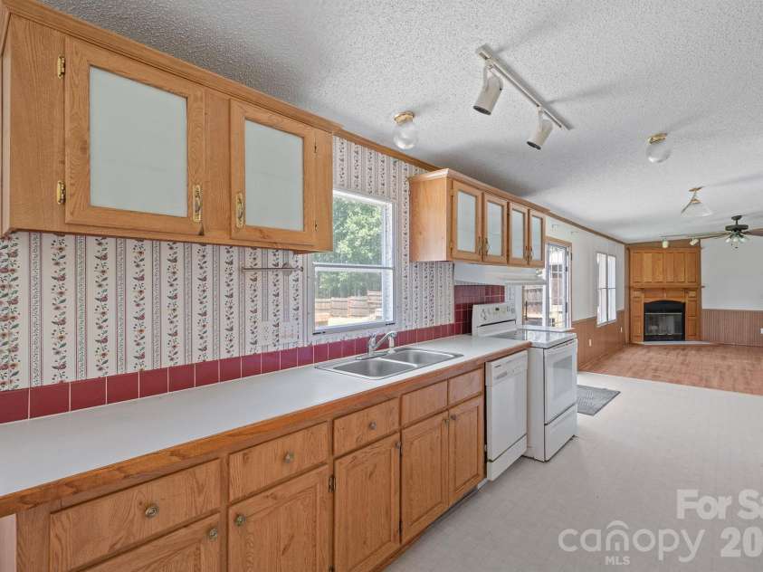 2341 Nc 18 US 64 Highway, Morganton, NC 28655.  MLS# CAR4419752, YatesRealty ID 47900. 