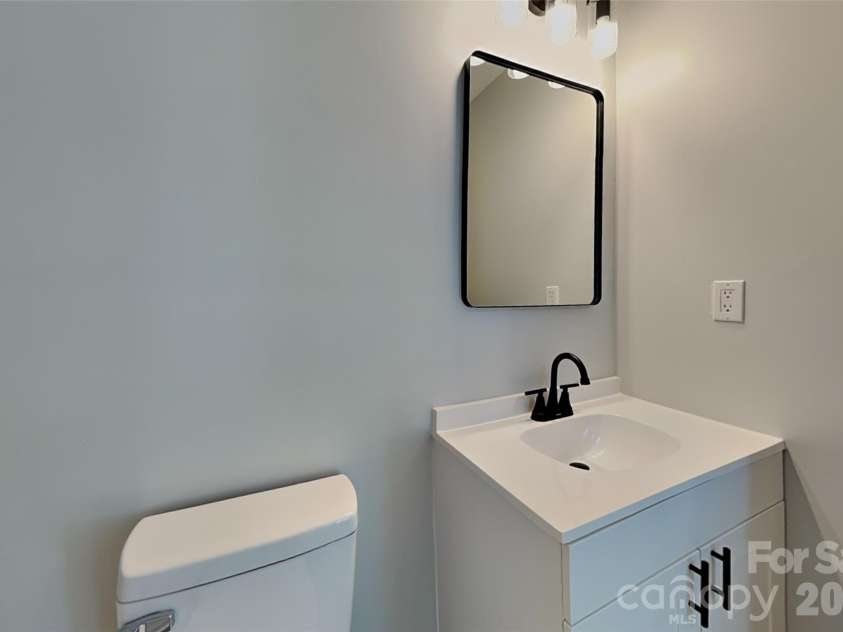 9428 White Cedar Court, Charlotte, NC 28213.  MLS# CAR4419801, YatesRealty ID 47902. 