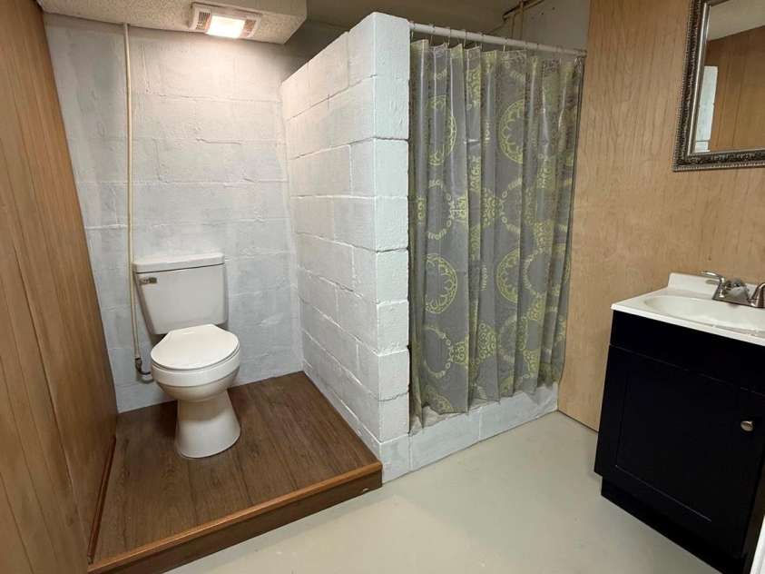163 Meadowbrook Lane, Marion, NC 28752.  MLS# CAR4417340, YatesRealty ID 47903. Basement Bathroon