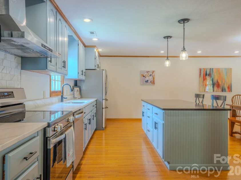 163 Meadowbrook Lane, Marion, NC 28752.  MLS# CAR4417340, YatesRealty ID 47903. Kitchen