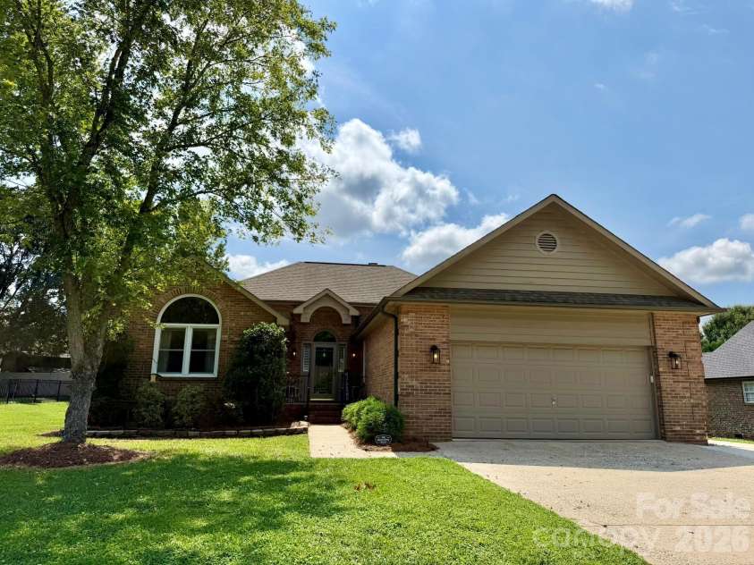 141 Walking Horse Run, Stanley, NC 28164.  MLS# CAR4419796, YatesRealty ID 47905. 