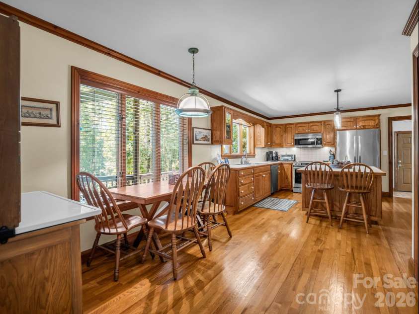 15 Ravenwood Drive, Fletcher, NC 28732.  MLS# CAR4411523, YatesRealty ID 47907. Kitchen