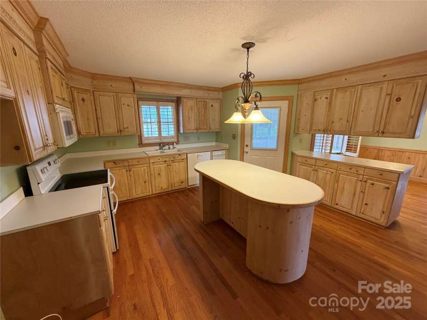 148 Buck Fraley Road, Cherryville, NC 28021.  MLS# CAR4334378, YatesRealty ID 4791. 