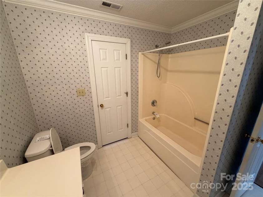 148 Buck Fraley Road, Cherryville, NC 28021.  MLS# CAR4334378, YatesRealty ID 4791. 