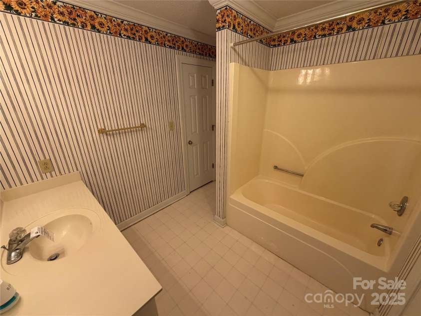 148 Buck Fraley Road, Cherryville, NC 28021.  MLS# CAR4334378, YatesRealty ID 4791. 