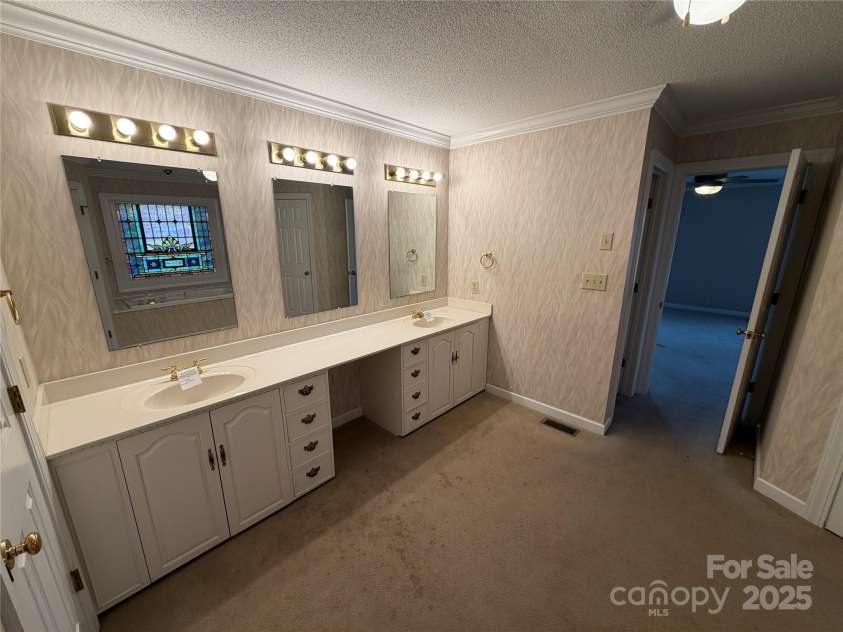 148 Buck Fraley Road, Cherryville, NC 28021.  MLS# CAR4334378, YatesRealty ID 4791. 