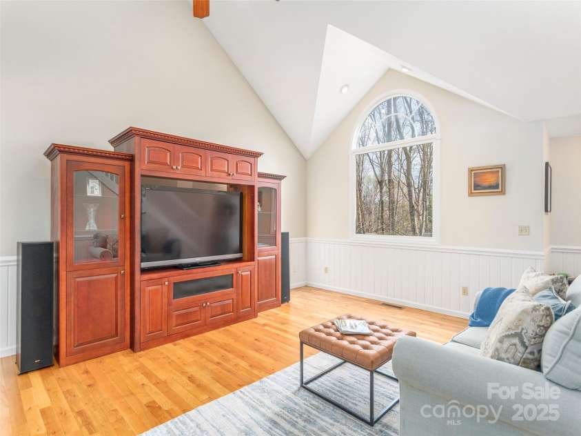 212 Appleton Drive, Sylva, NC 28779.  MLS# CAR4244580, YatesRealty ID 4791. 