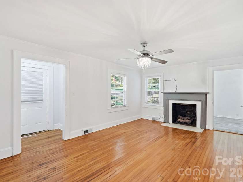 1901 Linwood Road, Gastonia, NC 28052.  MLS# CAR4419175, YatesRealty ID 47910. 
