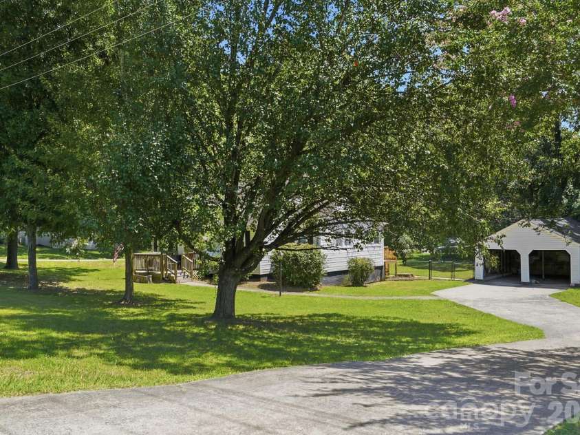1901 Linwood Road, Gastonia, NC 28052.  MLS# CAR4419175, YatesRealty ID 47910. 