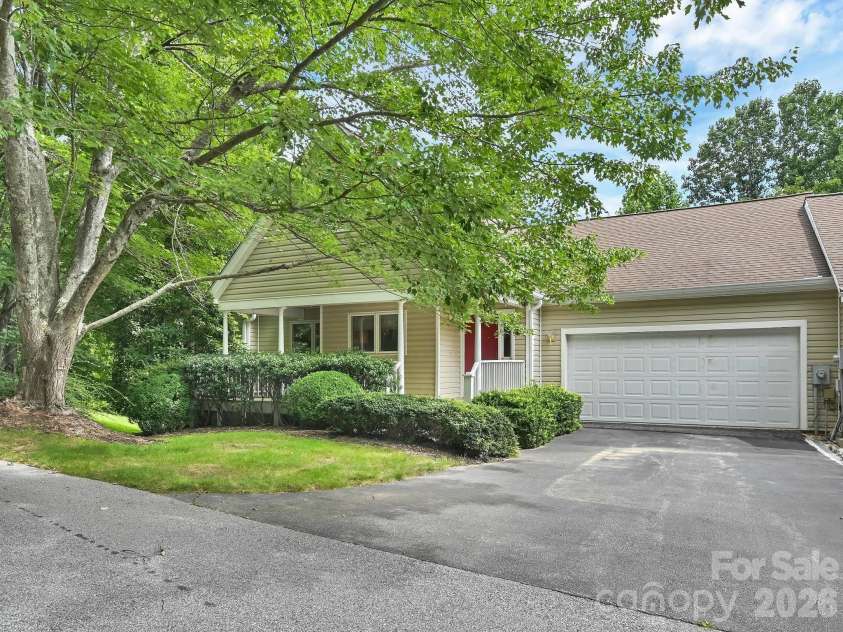 101 Valley Hill Drive, Hendersonville, NC 28791.  MLS# CAR4411747, YatesRealty ID 47915. 