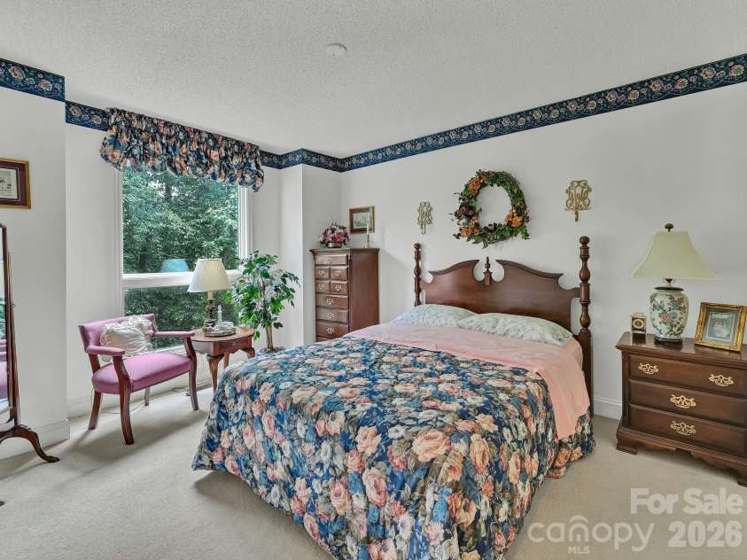 101 Valley Hill Drive, Hendersonville, NC 28791.  MLS# CAR4411747, YatesRealty ID 47915. 