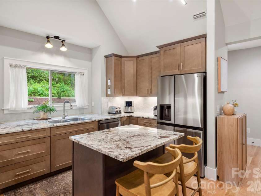 68 Huckleberry Ridge Lane, Zirconia, NC 28790.  MLS# CAR4419840, YatesRealty ID 47916. 