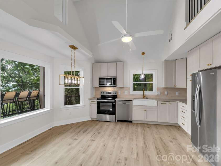 1551 Apple Creek Road, Waynesville, NC 28786.  MLS# CAR4414005, YatesRealty ID 47919. 