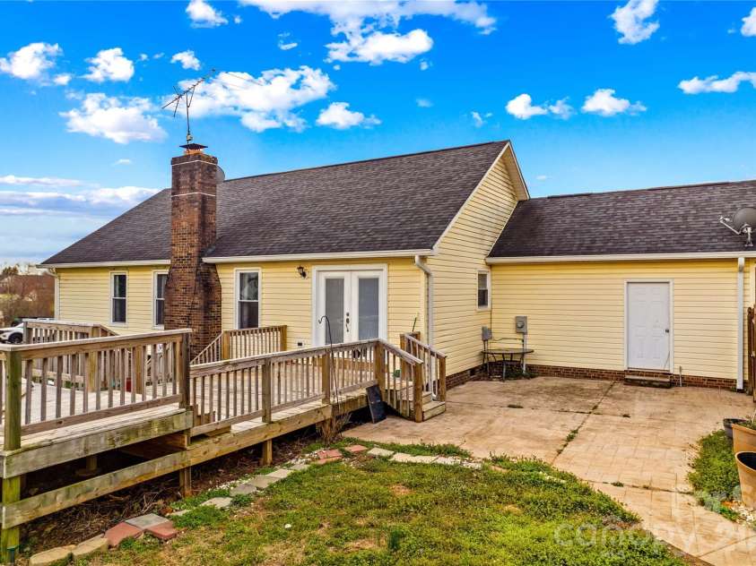 158 Rumple Hill Drive, Statesville, NC 28677.  MLS# CAR4355841, YatesRealty ID 4792. 