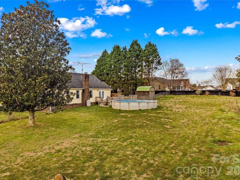 158 Rumple Hill Drive, Statesville, NC 28677.  MLS# CAR4355841, YatesRealty ID 4792. 