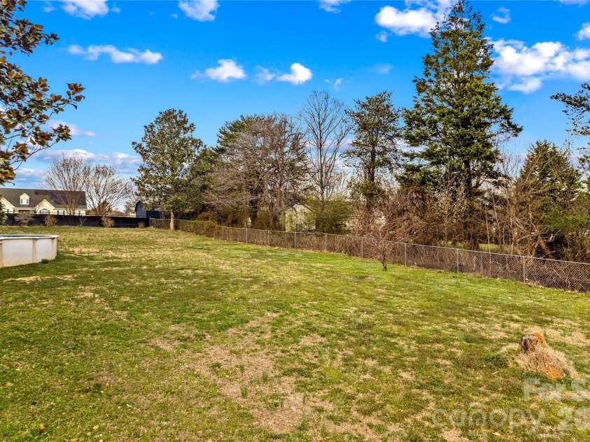 158 Rumple Hill Drive, Statesville, NC 28677.  MLS# CAR4355841, YatesRealty ID 4792. 