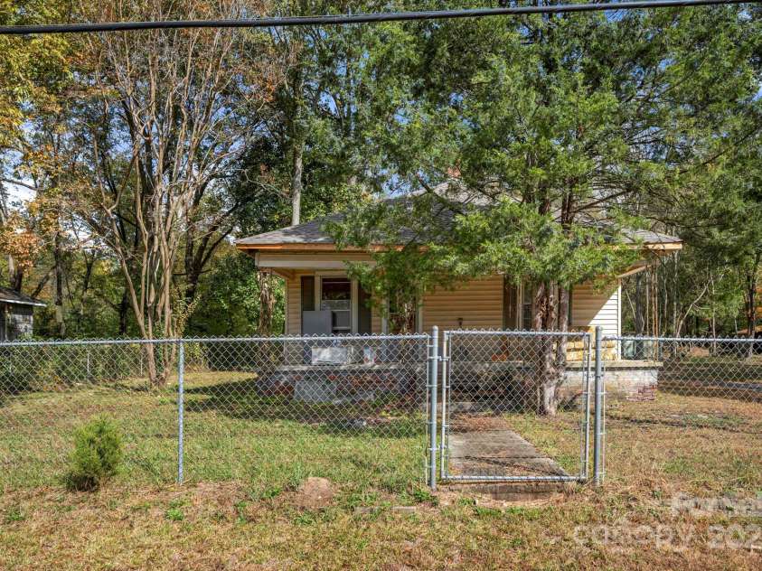 224 and 304 Bush Street, Gastonia, NC 28056.  MLS# CAR4317595, YatesRealty ID 4792. 224 Bush St front exterior
