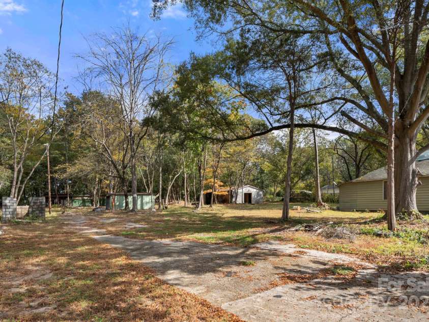 224 and 304 Bush Street, Gastonia, NC 28056.  MLS# CAR4317595, YatesRealty ID 4792. Out buildings on both properties