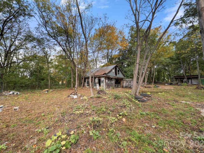 224 and 304 Bush Street, Gastonia, NC 28056.  MLS# CAR4317595, YatesRealty ID 4792. Workshop