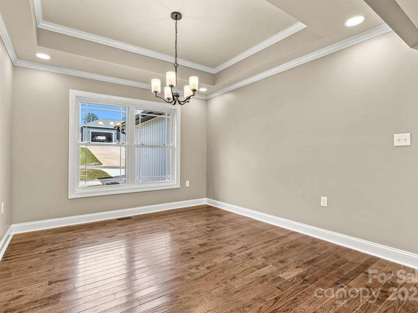 24 Eastwinds Drive, Hickory, NC 28601.  MLS# CAR4313896, YatesRealty ID 4792. Dining Room/Window View 
