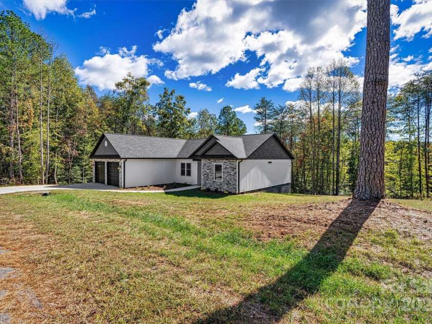 24 Eastwinds Drive, Hickory, NC 28601.  MLS# CAR4313896, YatesRealty ID 4792. Focused Side View 