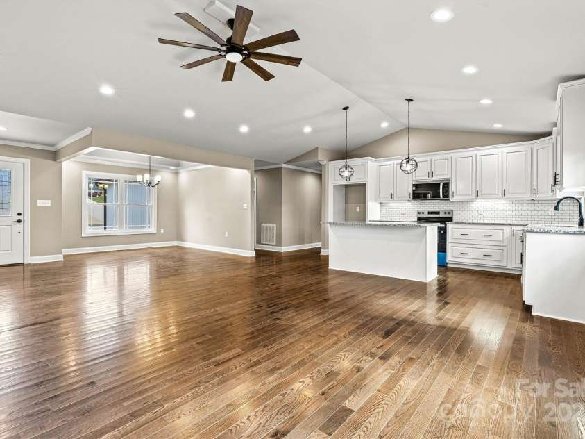 24 Eastwinds Drive, Hickory, NC 28601.  MLS# CAR4313896, YatesRealty ID 4792. Open Concept Living/Dining/Kitchen View 