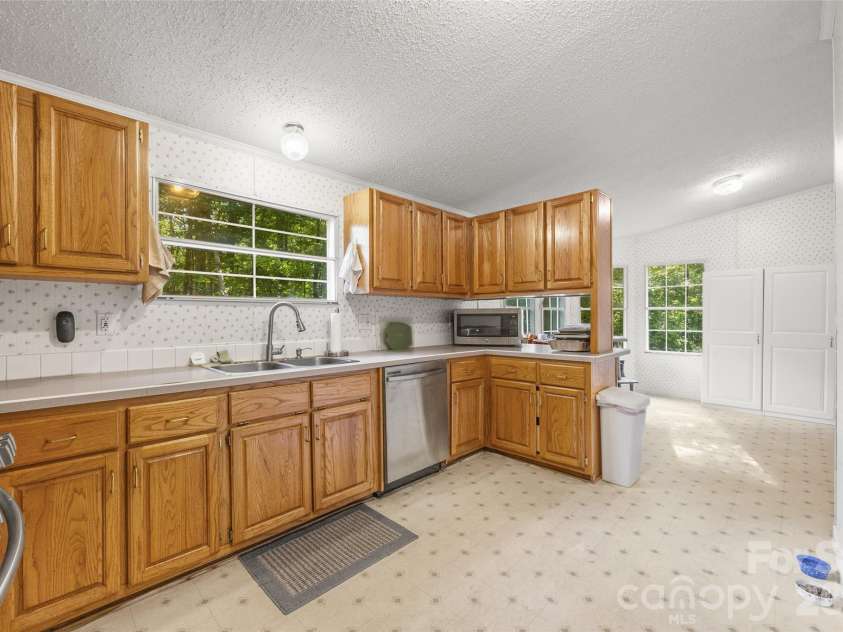 1475 Smith Woods Lane, Hickory Grove, SC 29717.  MLS# CAR4415892, YatesRealty ID 47920. 