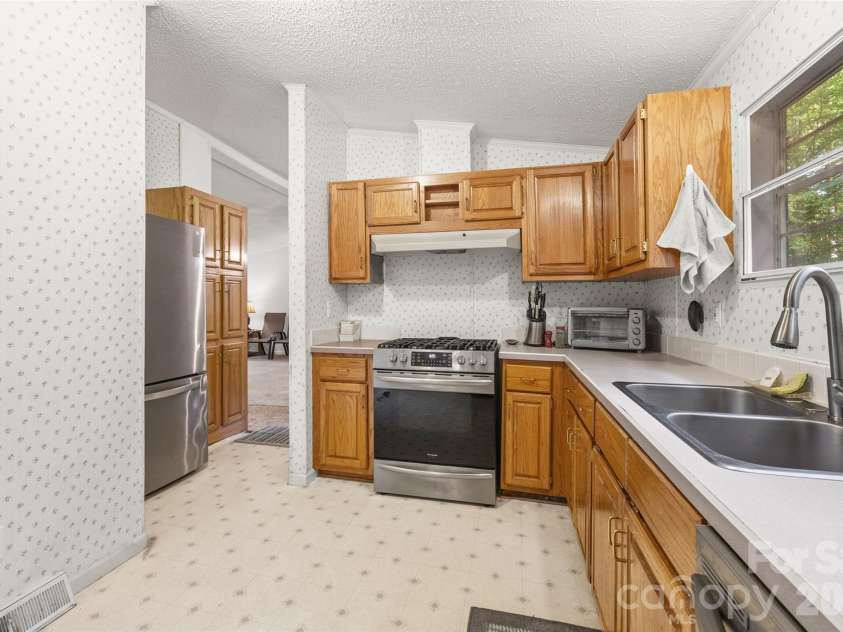 1475 Smith Woods Lane, Hickory Grove, SC 29717.  MLS# CAR4415892, YatesRealty ID 47920. 
