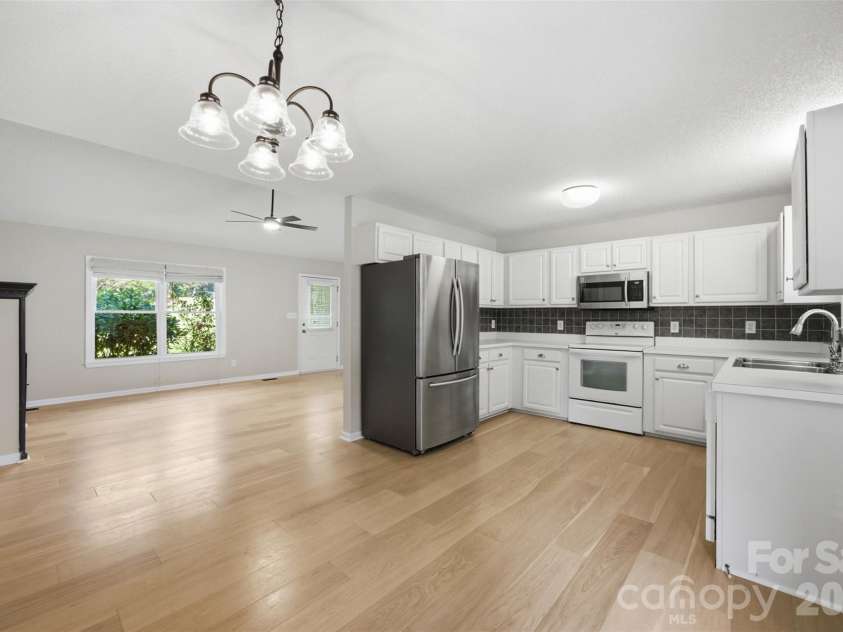 1297 Creekview Drive, Gastonia, NC 28052.  MLS# CAR4418917, YatesRealty ID 47921. 